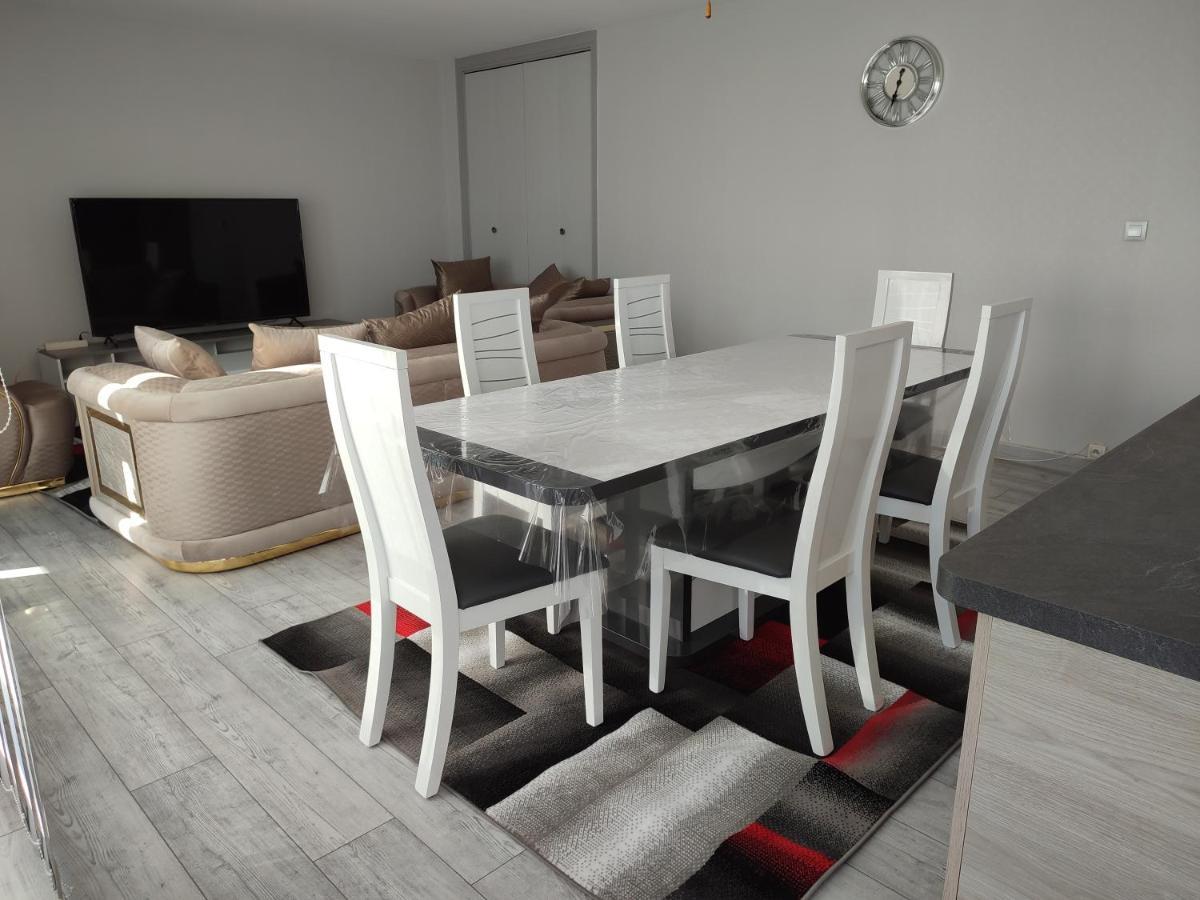 Grand Et Superbe Appartement Proche Paris Creil Exterior photo